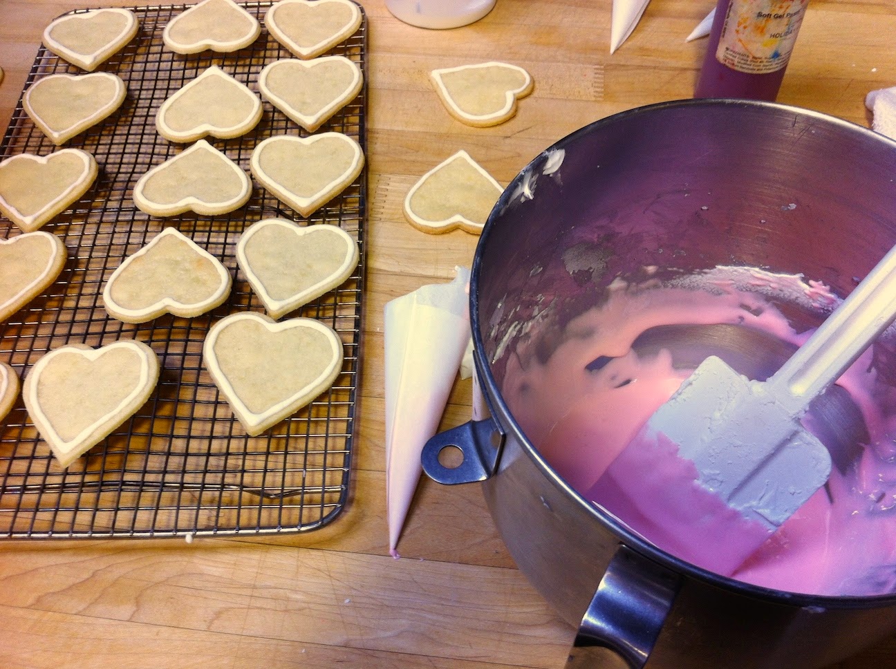 Cookies on a cooling rack.