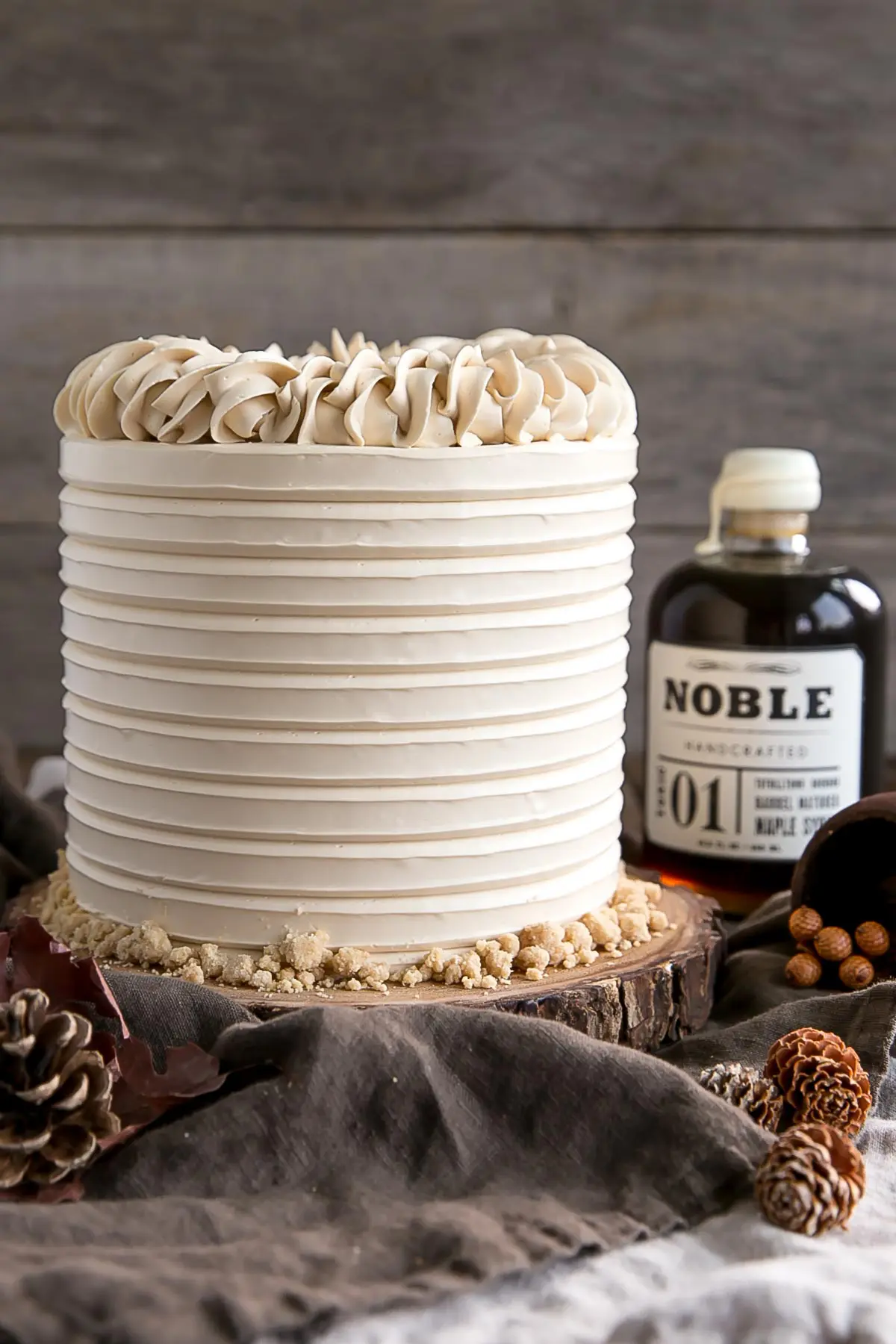 This Maple Cake is packed with pure, natural maple flavour throughout. Maple cake layers with a maple buttercream and maple streusel. | livforcake.com This Maple Cake is packed with pure, natural maple flavour throughout.